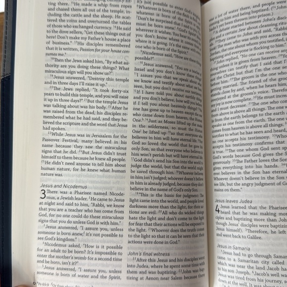 Holy Bible Common English Bible 2011 New Testament with Psalms Leather Softshell - Picture 9 of 13